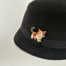 Load image into Gallery viewer, Lucky kitty brooch pin