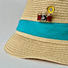 Load image into Gallery viewer, Photo camera brooch pin