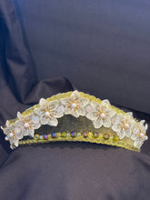 Load image into Gallery viewer, Headband - White flowers, modern headpiece, handmade