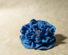 Load image into Gallery viewer, Felted Brooch Blue Color