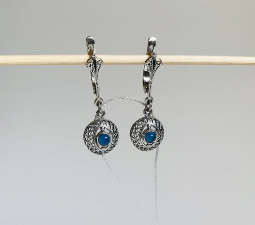 Silver filigree earrings with sapphirine