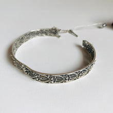 Load image into Gallery viewer, Silver filigree bracelet