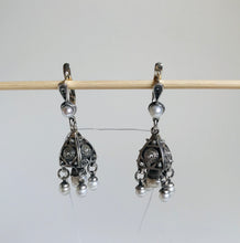 Load image into Gallery viewer, Silver filigree earrings with pearl drops