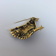 Load image into Gallery viewer, Hen brooch pin