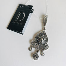 Load image into Gallery viewer, Silver filigree pedant with drops