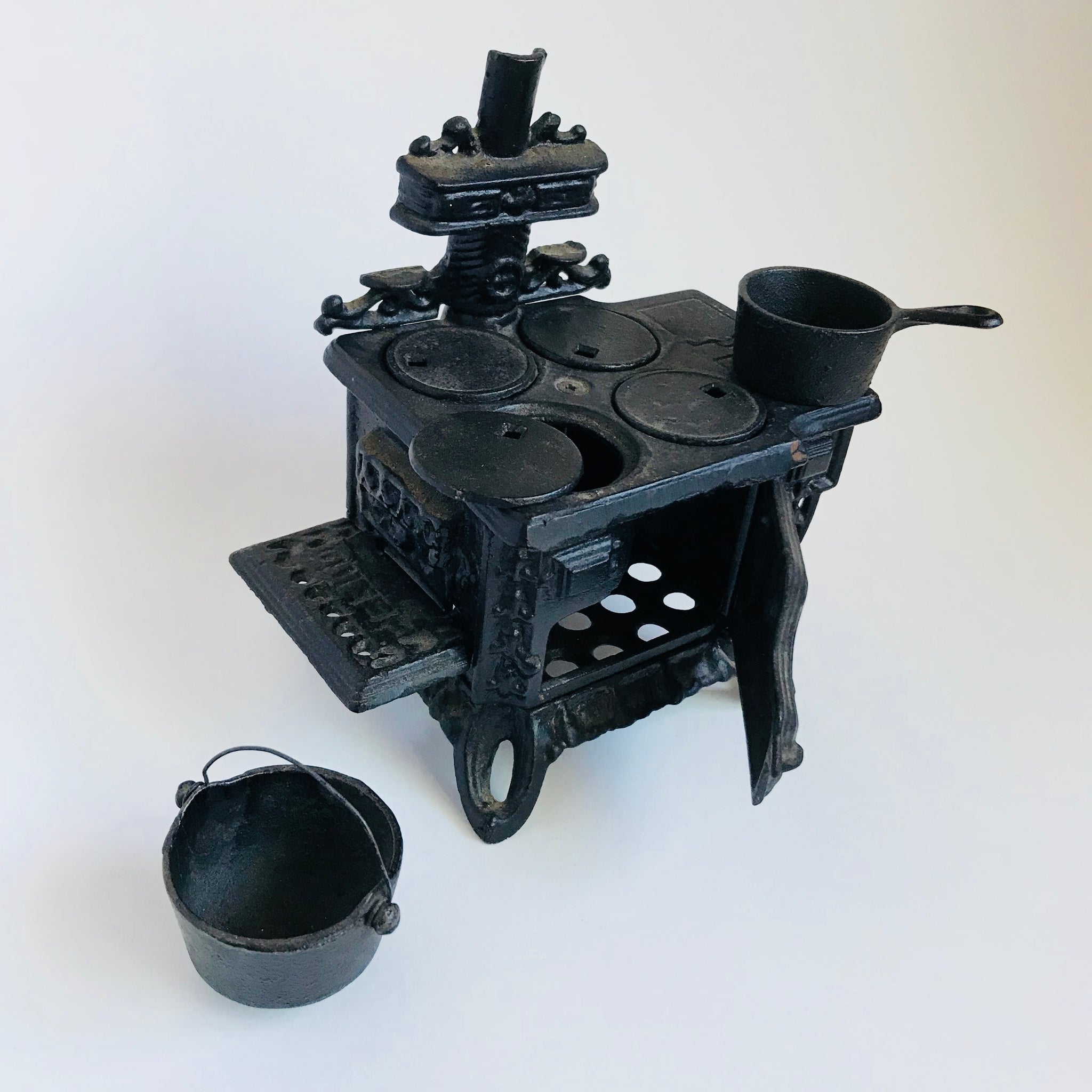 Vintage Queen Miniature Black Cast Iron Stove With Pot Antique Toy