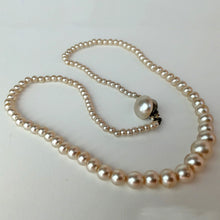 Load image into Gallery viewer, Vintage artificial pearl necklace