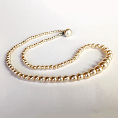 Vintage artificial pearl necklace